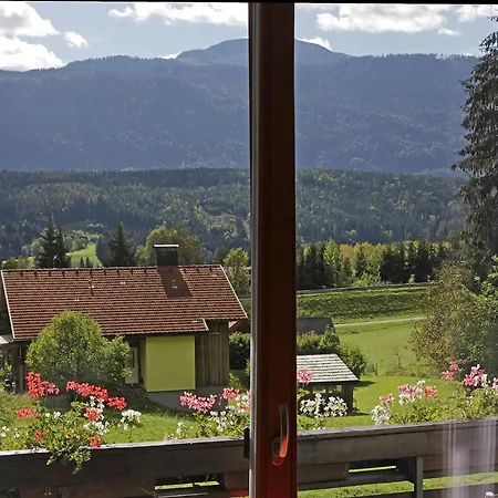 Appartamento Nice With Sauna And Lakeview Hermagor-Pressegger See